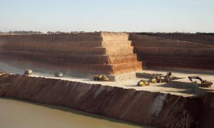 Доля бізнесу Фірташа: ліцензію на видобування руди повернули титановому комбінату олігарха