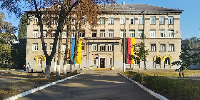 Охоронець, який не пустив дітей у бомбосховище, отримав перше покарання