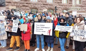 Кияни знову вимагають від Кличка витрачати бюджетні кошти на армію