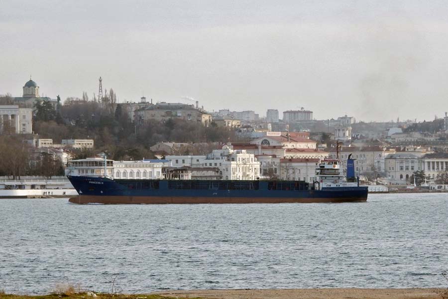 У протоці Босфор зламався суховантаж з рф