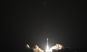 КНР вперше запустила космічну ракету з платформи у Південнокитайському морі