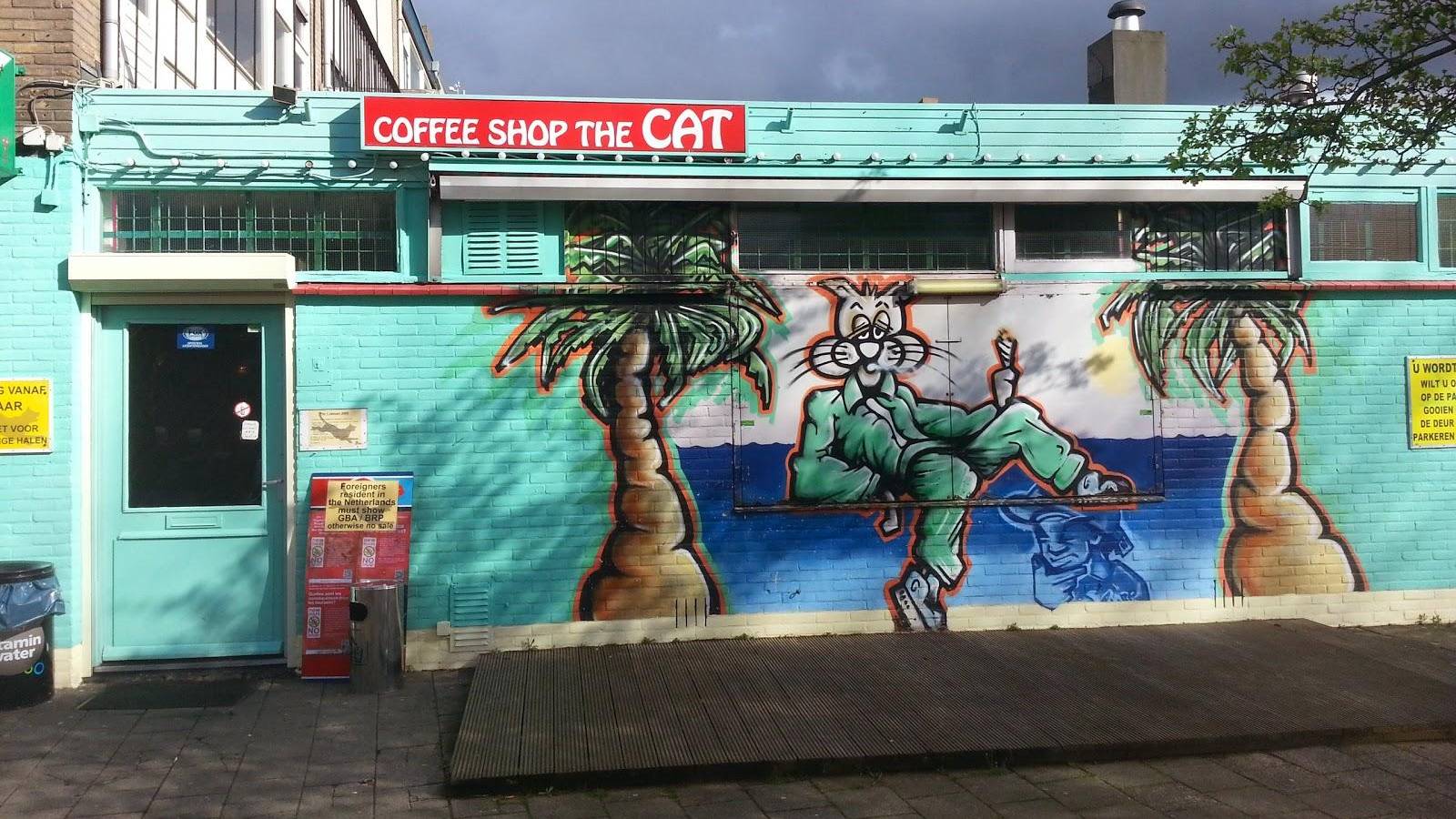 Двом кав'ярням у Нідерландах дозволили вирощувати марихуану