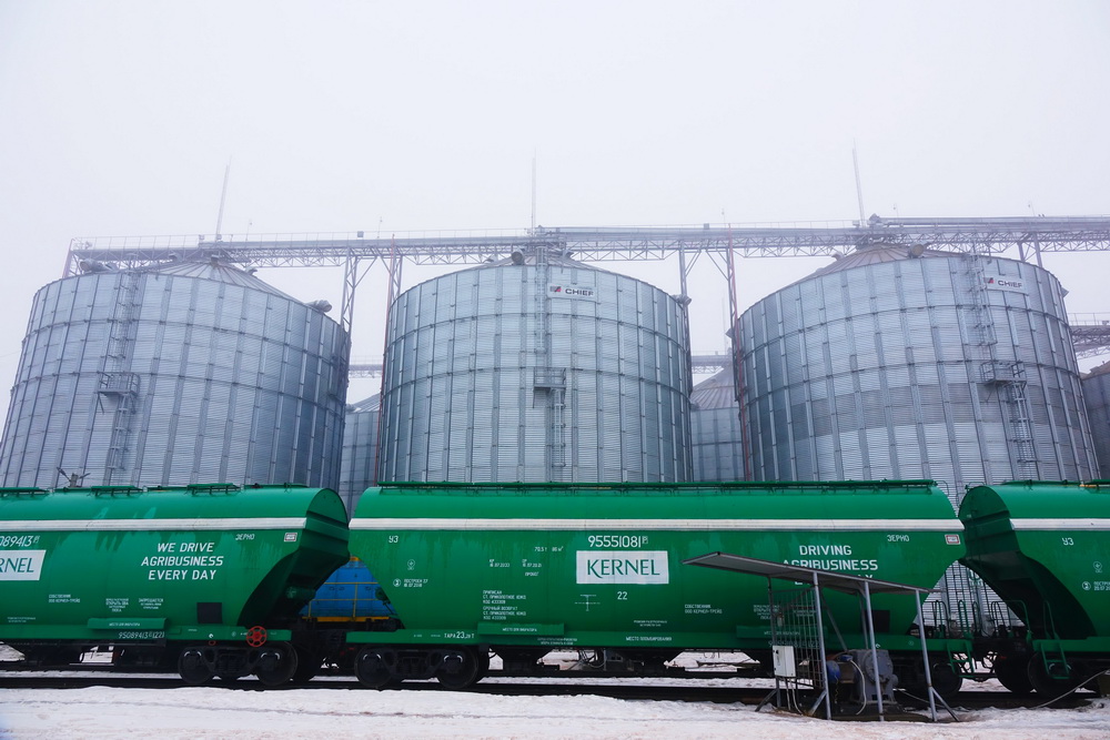 «Укрзалізниця» влаштовує аукціон по продажу вагонів-зерновозів