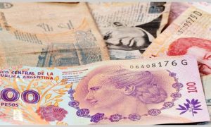 Радикальна девальвація та фіскальний шок: як стартували реформи Хав'єра Мілея в Аргентині