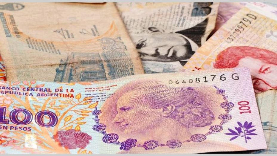 Радикальна девальвація та фіскальний шок: як стартували реформи Хав'єра Мілея в Аргентині