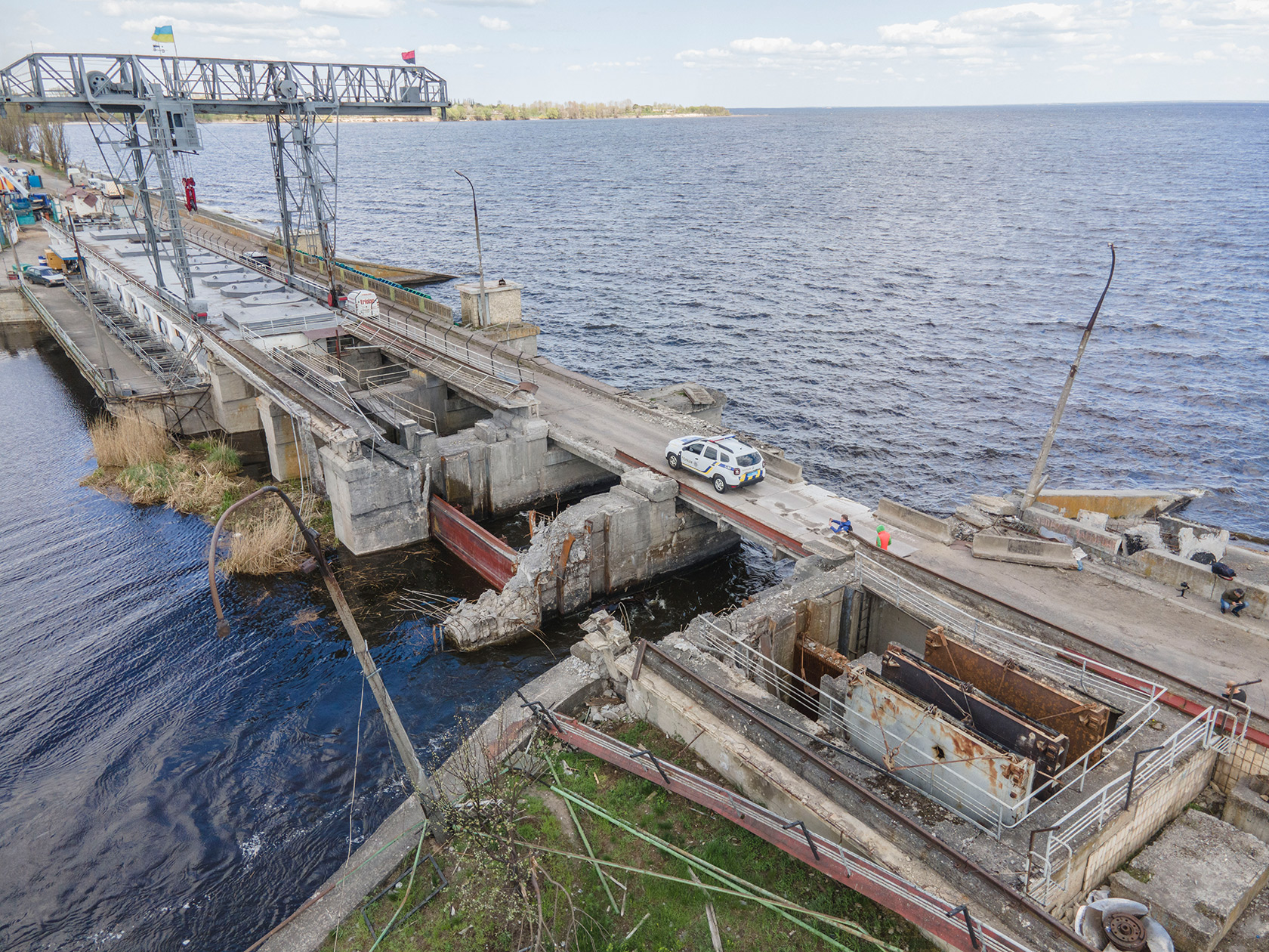 Пошкодження Курахівської дамби: вода продовжує прибувати
