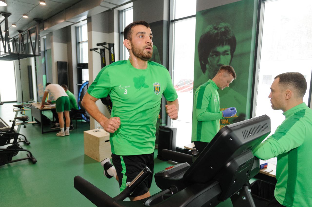 Міністерство не випустило за кордон футболістів першолігових «Карпат»