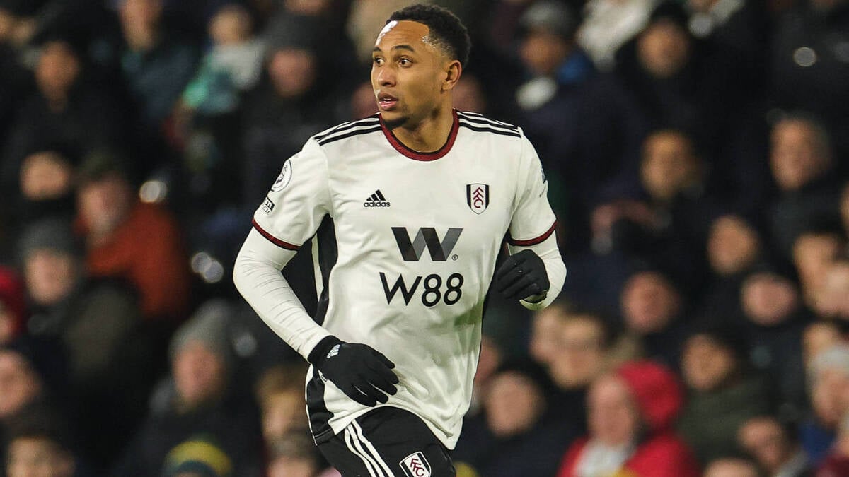 Чемпіон Європи після поразки в матчі поїхав додому на велосипеді, чим розвеселив фанів — відео