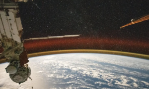 NASA поділилося знімками незвичайного золотого світіння атмосфери Землі