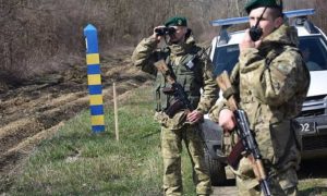 Фото: після зниження рівня води у Тисі виявили тіла трьох чоловіків-потопельників