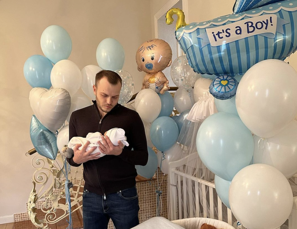 Легенда Динамо опублікував першу світлину новонародженого сина