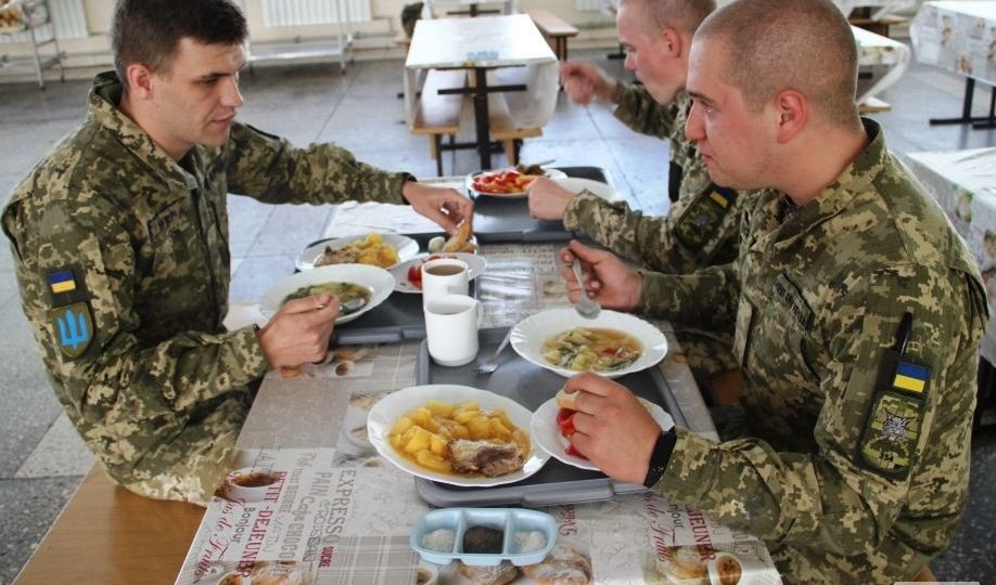 Державний оператор тилу відзвітував про перші фури харчів для військових