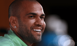 Футболіст Дані Алвес, засуджений за зґвалтування, вийшов на волю та влаштував вечірку