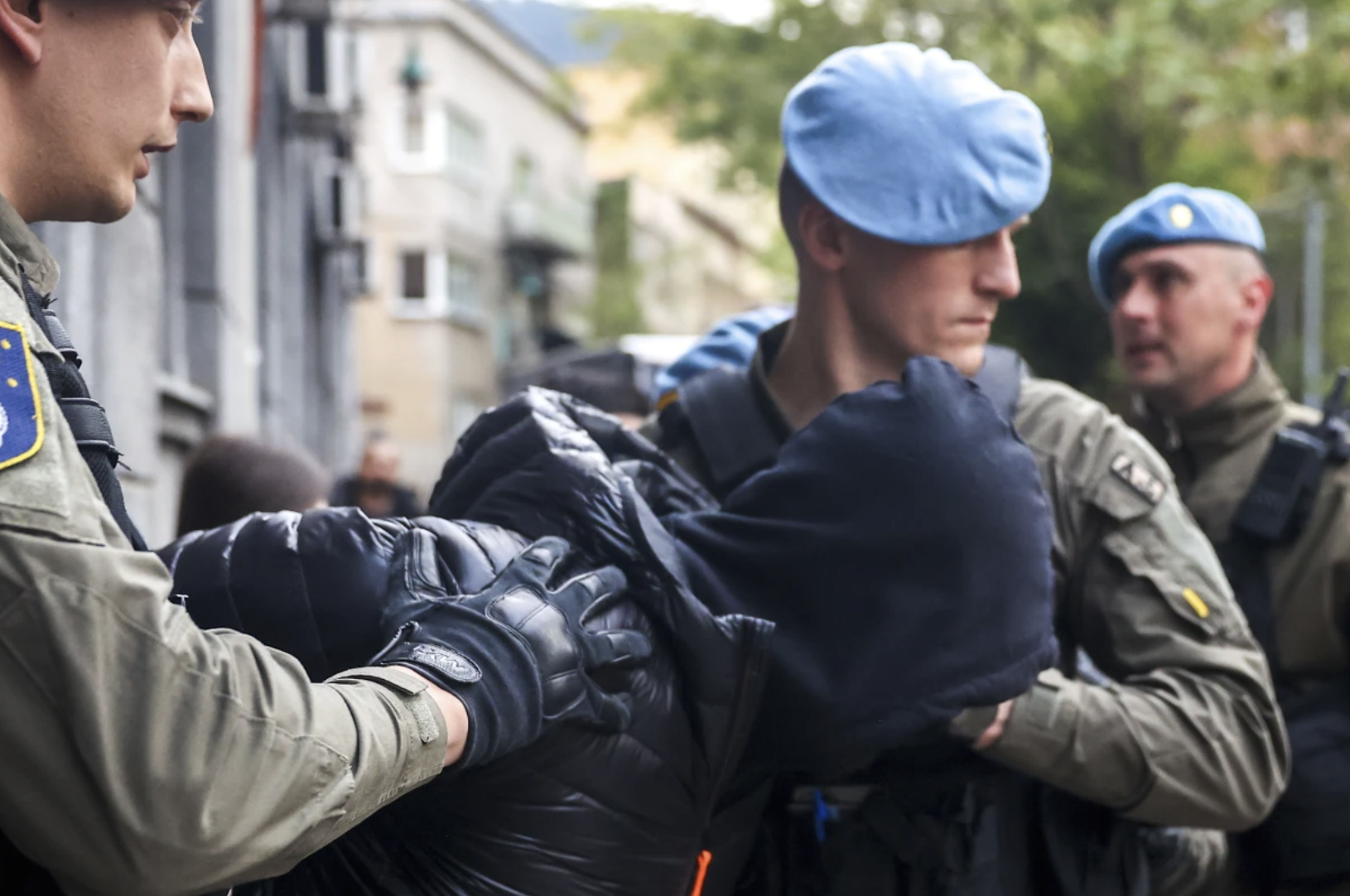 У Боснії арештували 23 підозрюваних у причетності до оточення надвпливового наркобарона