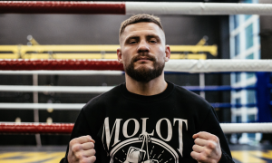 Денис Берінчик повернувся в Україну з чемпіонським поясом WBO — фото