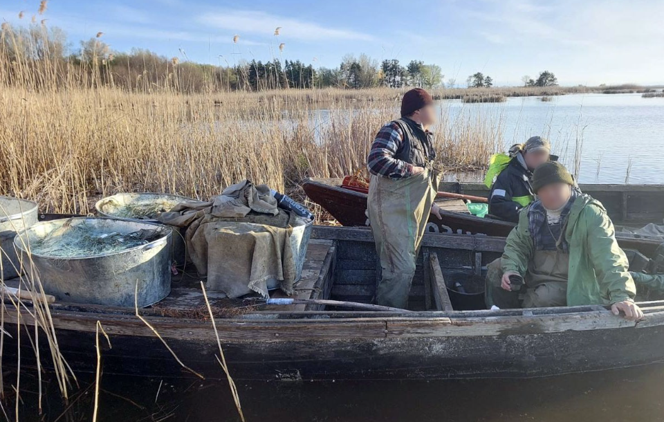 Завдали шкоди державі на ₴5 мільйонів - на Полтавщині поліція затримала рибалок-браконьєрів