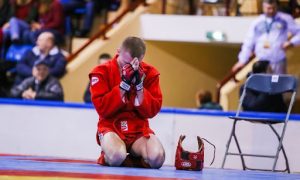 Українець Андрій Кучеренко ефектно здобув перемогу у фіналі Кубку світу з бойового самбо