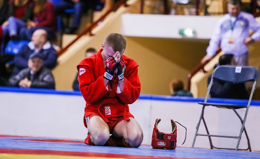 Українець Андрій Кучеренко ефектно здобув перемогу у фіналі Кубку світу з бойового самбо