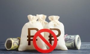 Zamrożone pieniądze z rosji dla Ukrainy: jak przebiega proces transferu w różnych krajach