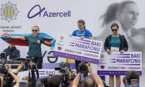 Українське подружжя другий рік поспіль виграло медалі півмарафону у Баку