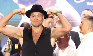 Ф'юрі відмовився дивитися в очі Усику на пресконференції