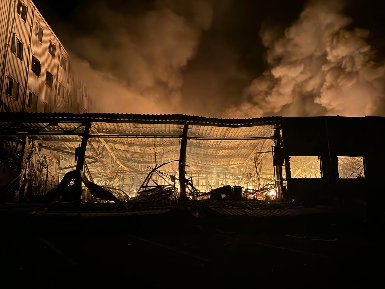 Відео: правоохоронці показали наслідки нічного обстрілу Одеси