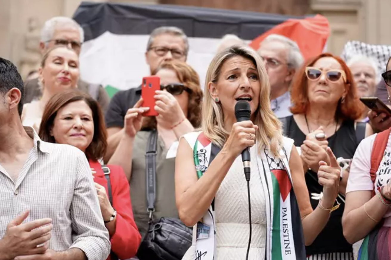 Віцепрем'єрка Іспанії йде з посади лідера своєї партії через провал на євровиборах