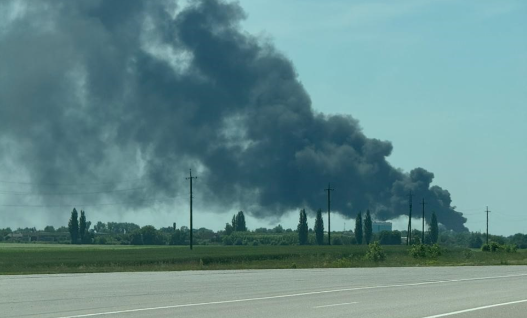 Росіяни влучили у дві нафтобази України під час нічної атаки 