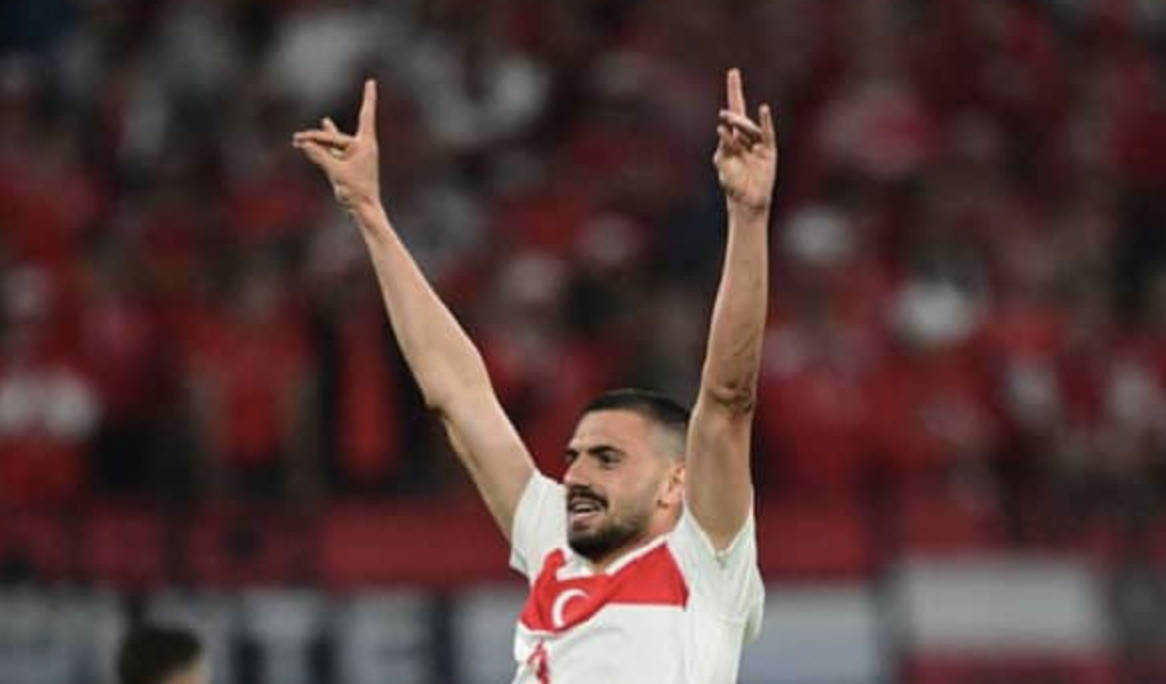 Німеччина і Туреччина посперечалися через націоналістичне вітання турецького футболіста