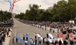 У Франції військовий парад поєднали з естафетою Олімпійського вогню 