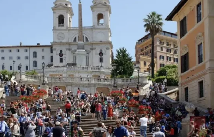 У тисняві в індійському храмі загинули семеро людей