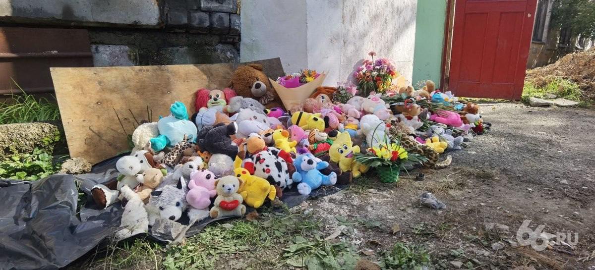 Помилуваний путіним маньяк після війни в Україні зґвалтував та вбив 11-річну школярку Помилуваний путіним маньяк після війни в Україні зґвалтував та вбив 11-річну школярку