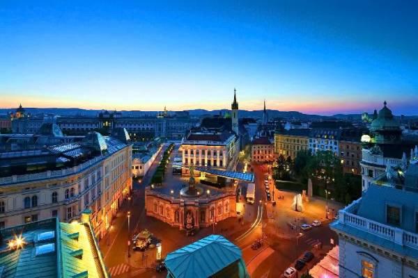 Австрійський президент доручив сформувати уряд правоцентристам