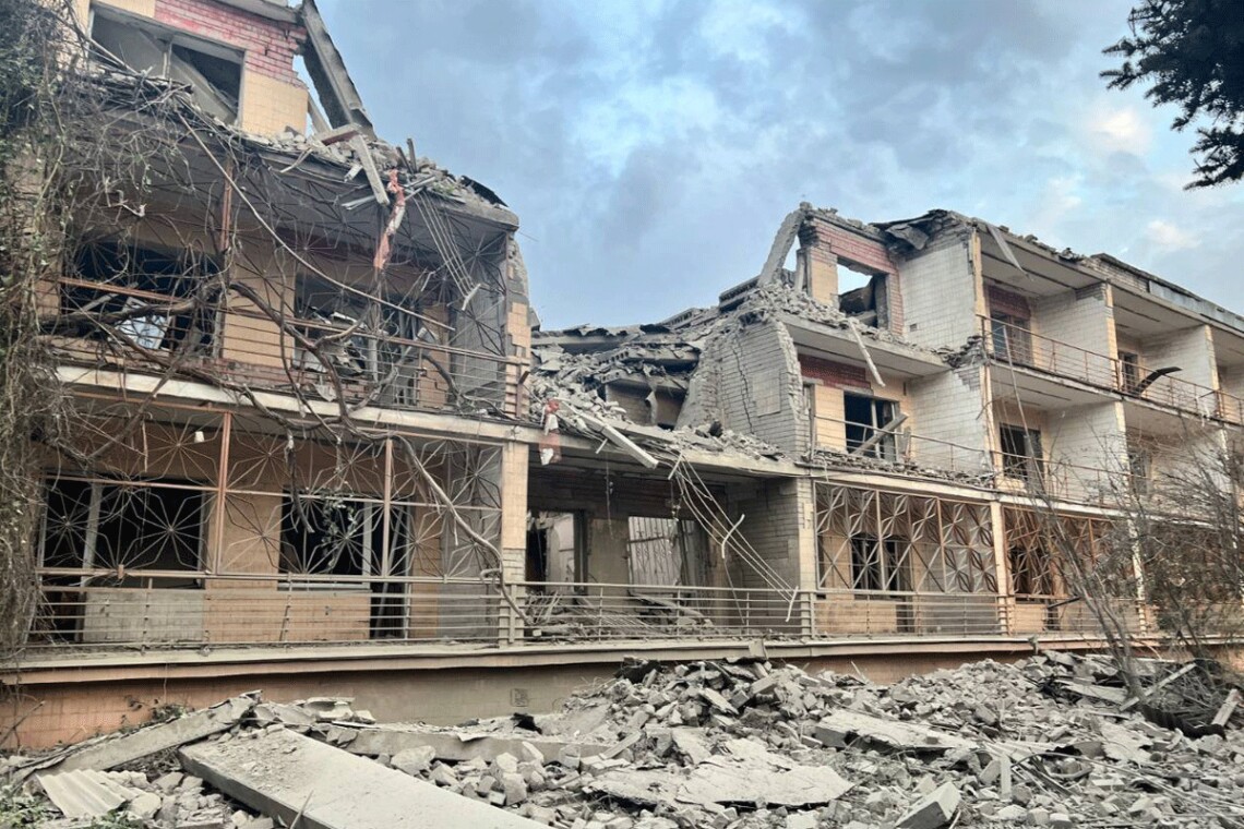 У Кривому Розі зросла кількість поранених після удару рф, пошкоджені адмінбудівля та двоповерхівки