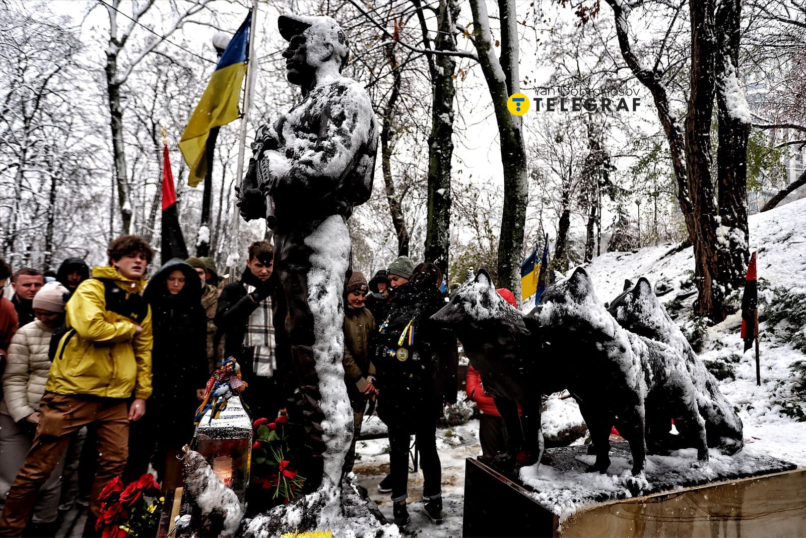 У столиці відкрили пам'ятник Дмитру Коцюбайлу