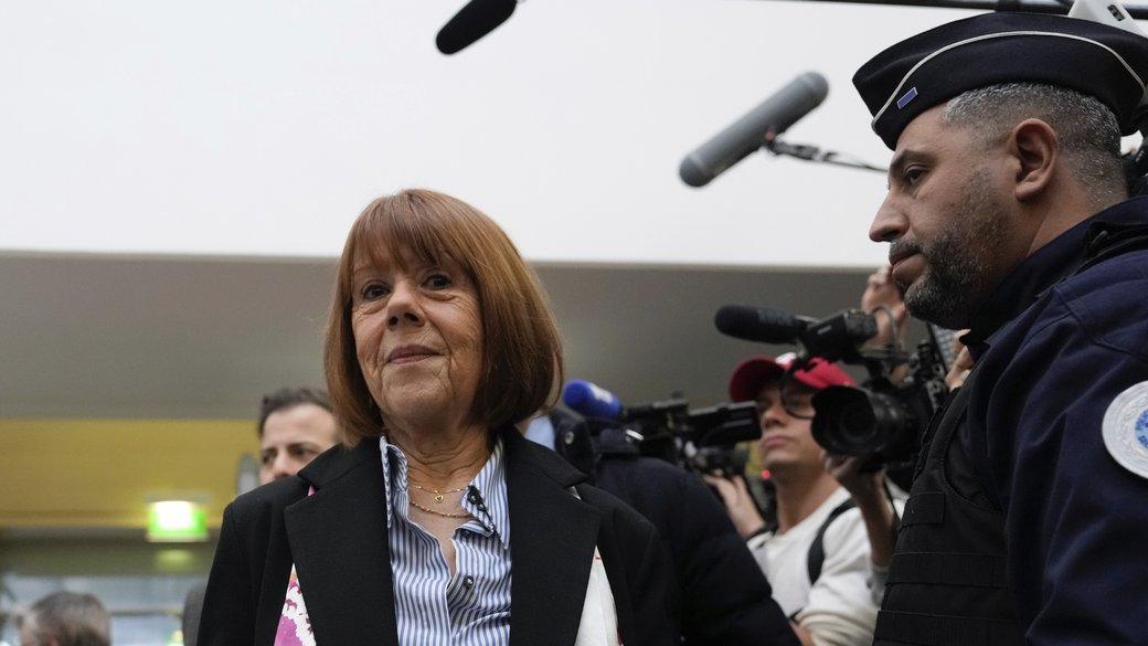 У Франції суд виніс вирок Домінікові Пеліко за організацію масових зґвалтувань дружини У Франції суд виніс вирок Домінікові Пеліко за організацію масових зґвалтувань дружини