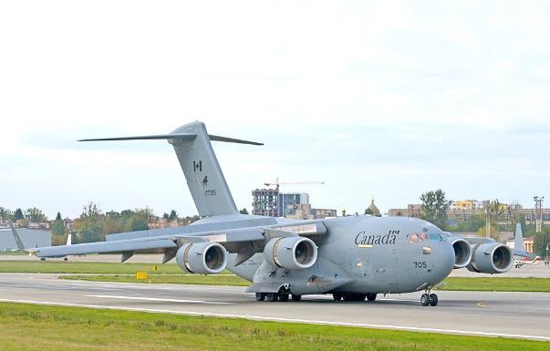 У Канаді пасажирський літак спалахнув під час посадки