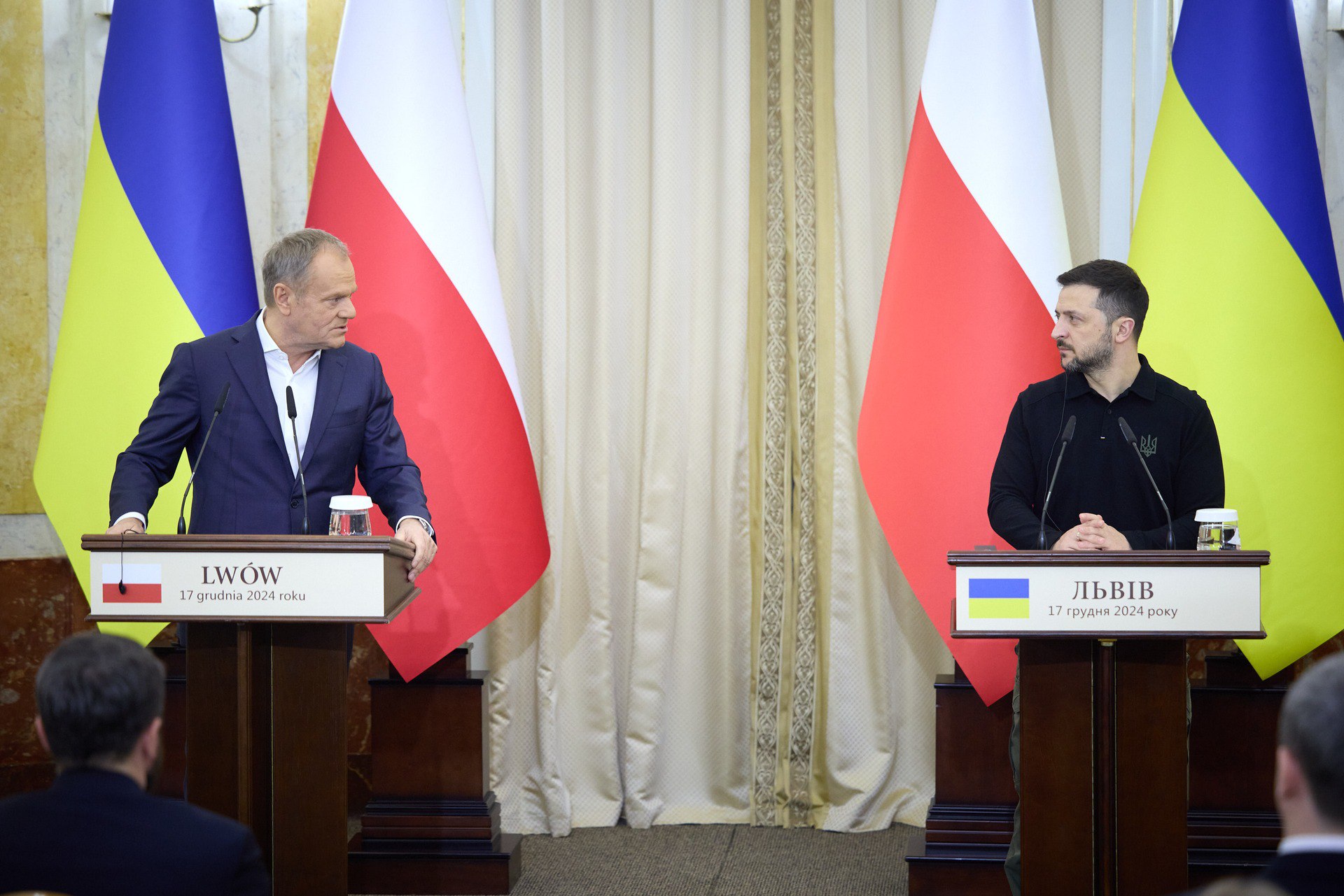 Туск закликав Захід припинити спекуляції про можливу поразку України