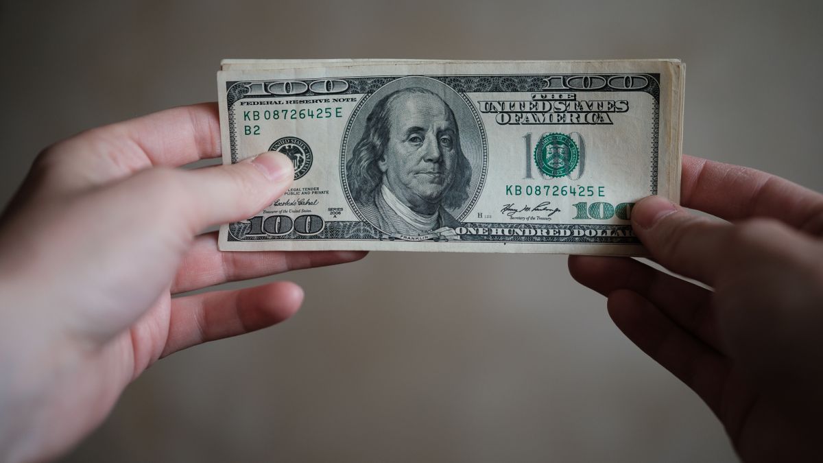 НБУ оновив курси валют, долар незначно виріс у ціні