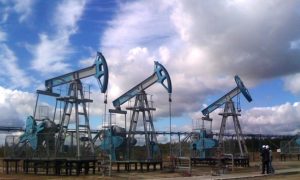 Нафта продовжує дорожчати через санкції США