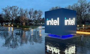 Маск зацікавився купівлею виробника чипів Intel
