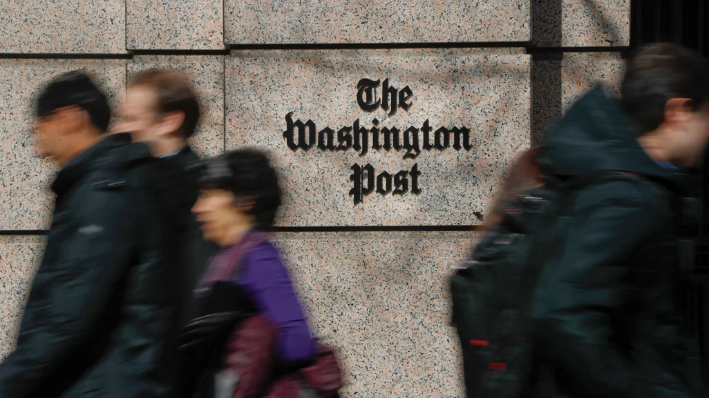 Карикатуристка Washington Post звільнилася через малюнок із Безосом і Трампом