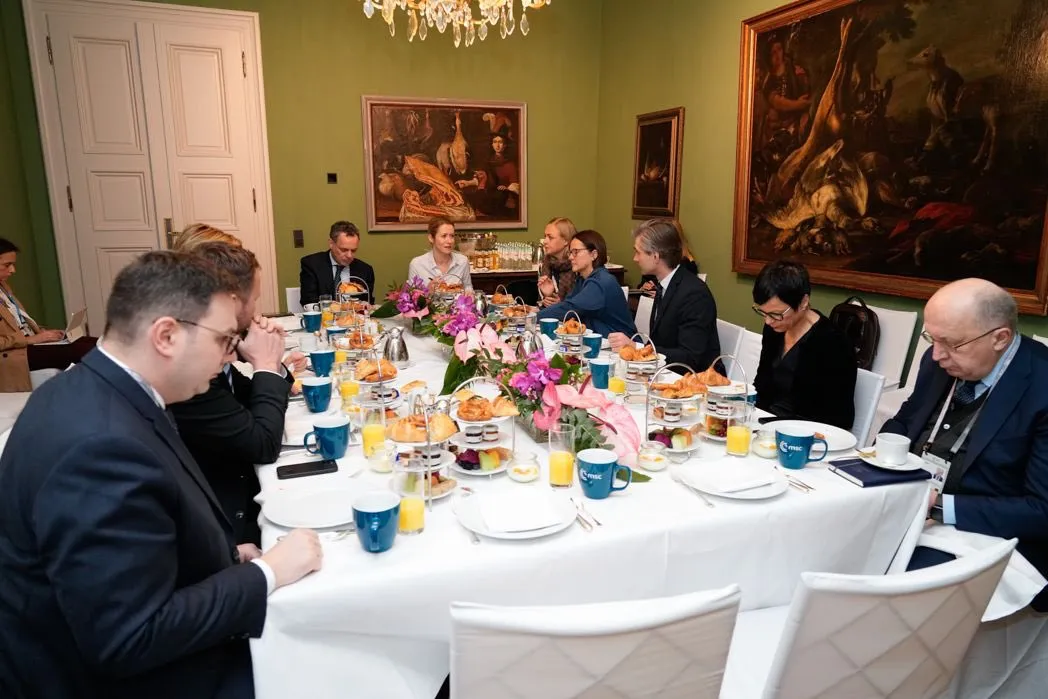 Міністри закордонних справ ЄС терміново обговорили ініціативи після дій США