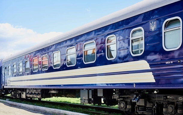 На Дніпропетровщині окупанти обстріляли залізничне депо