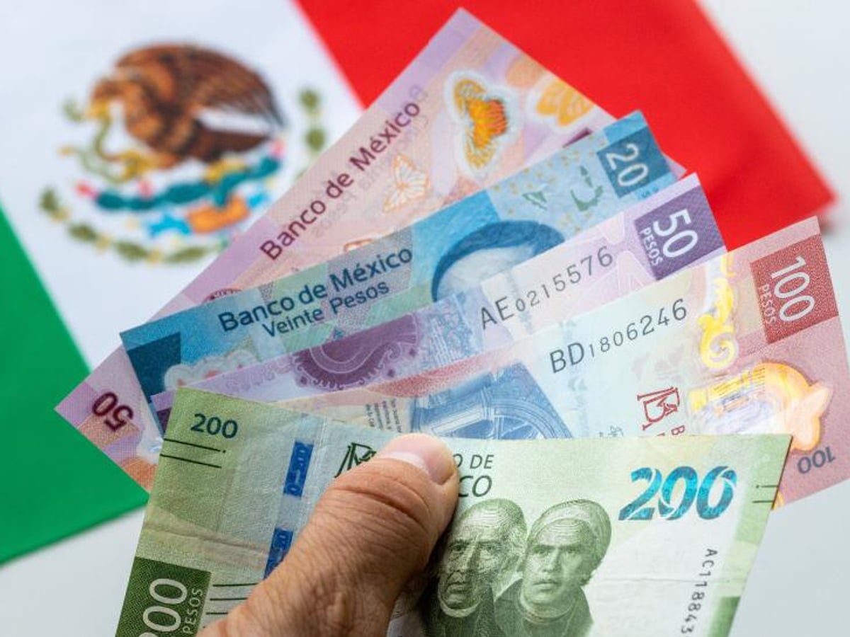 Мексиканський песо обвалився після запровадження Трампом імпортних мит