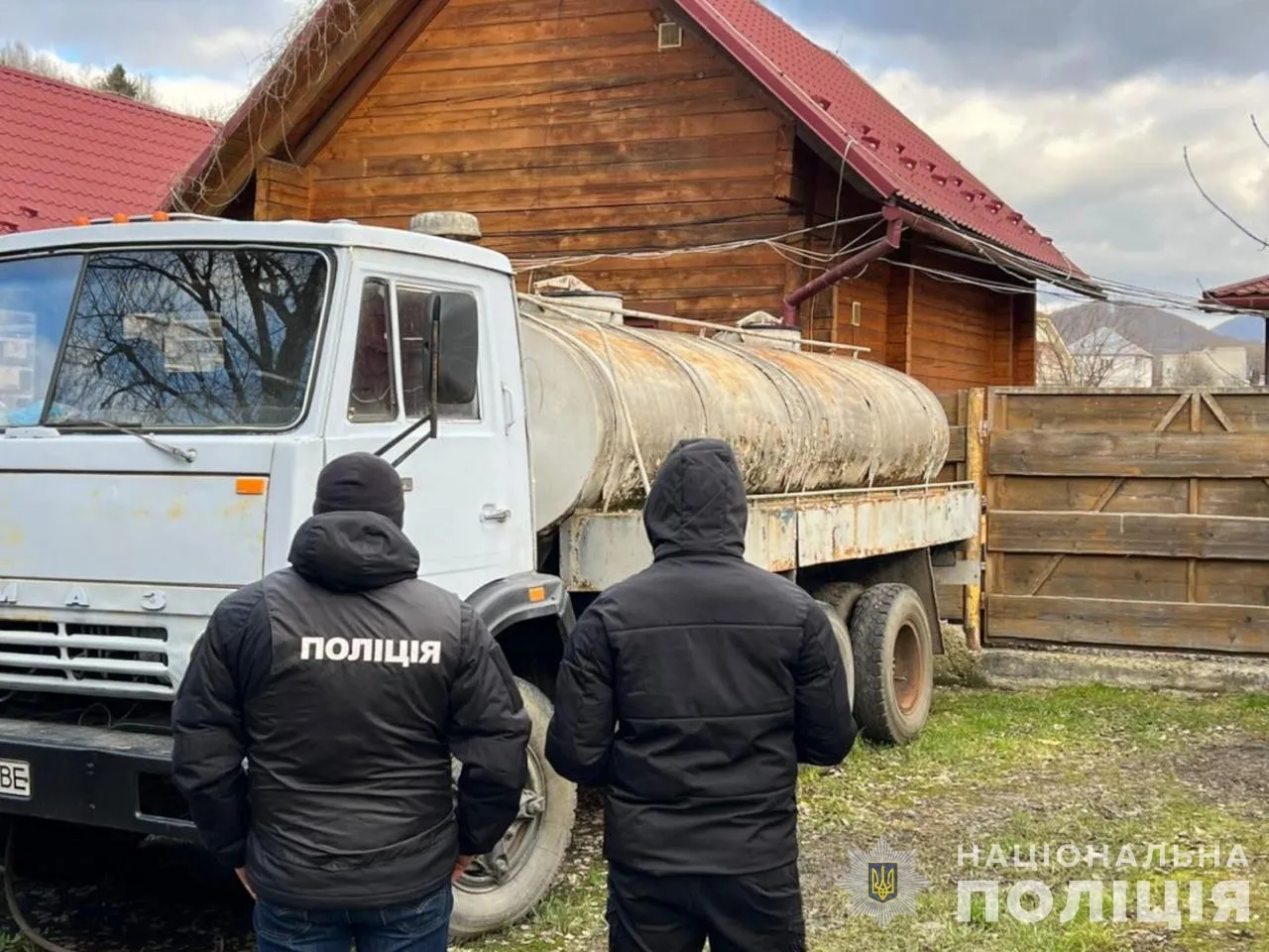 На Закарпатті нелегально видобували та продавали мінеральну воду