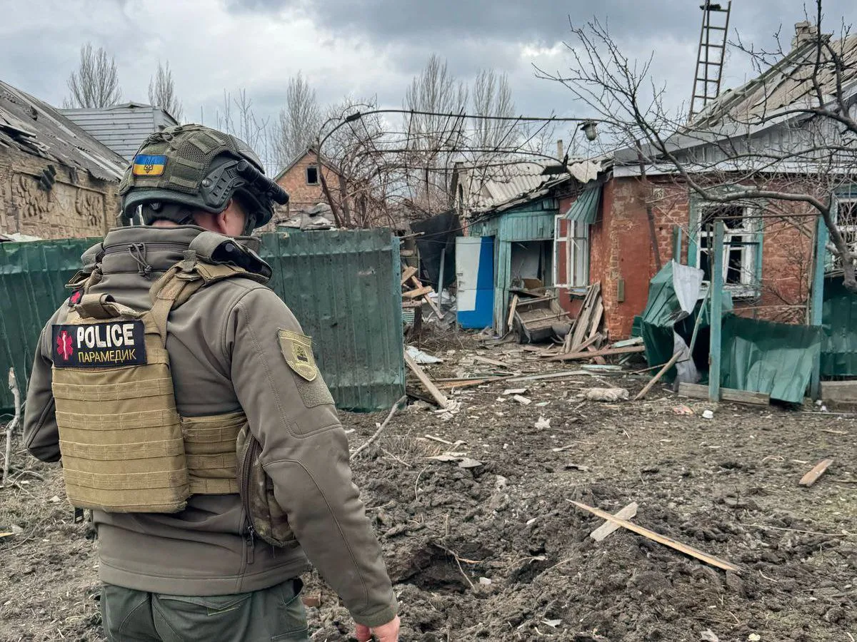 Одна людина загинула, двоє поранені через удар росії по Костянтинівці