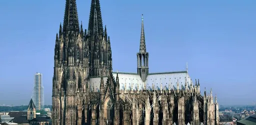 У Німеччині група туристів хотіли здертися на Кельнський собор